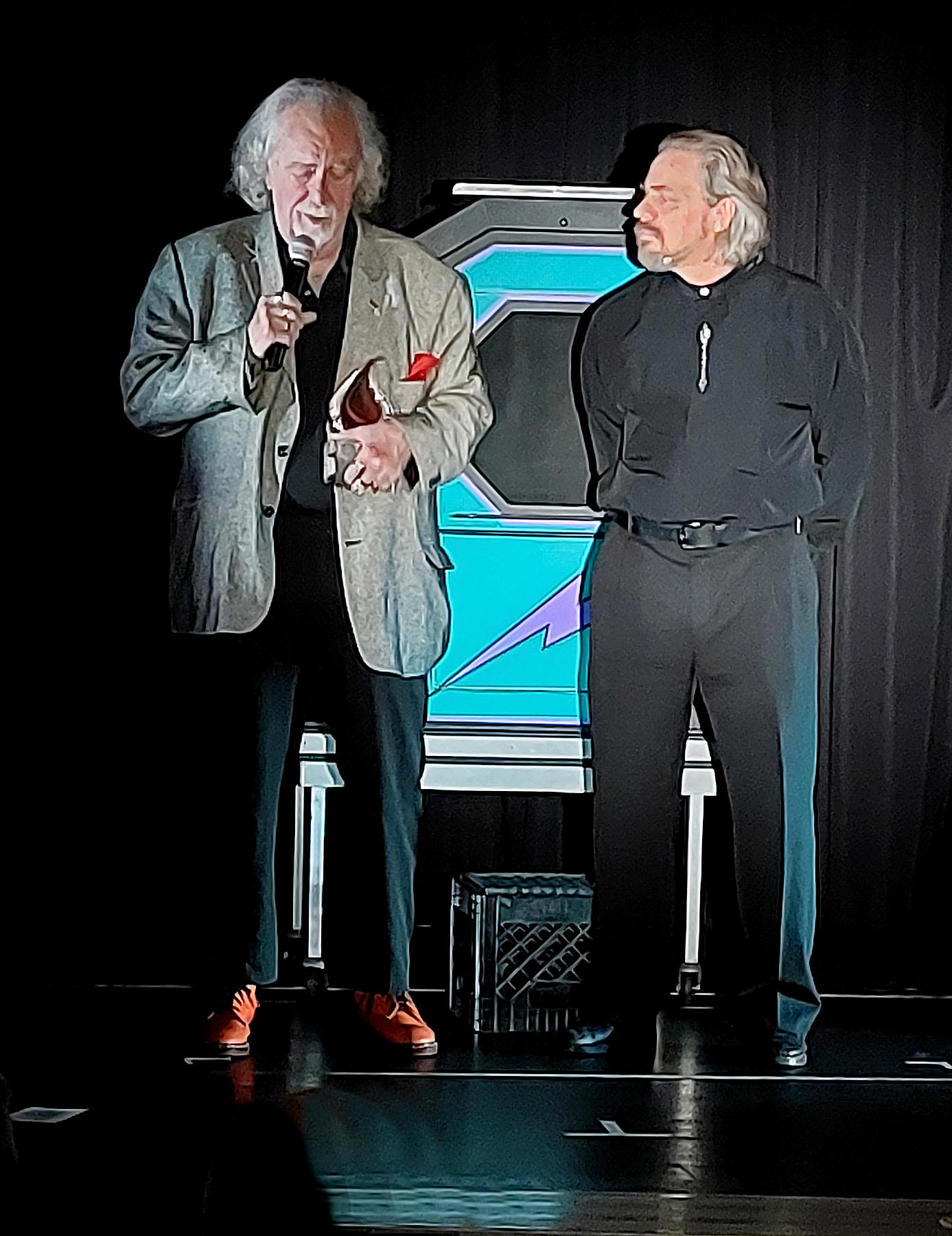 Artie gets rewarded 3.jpg